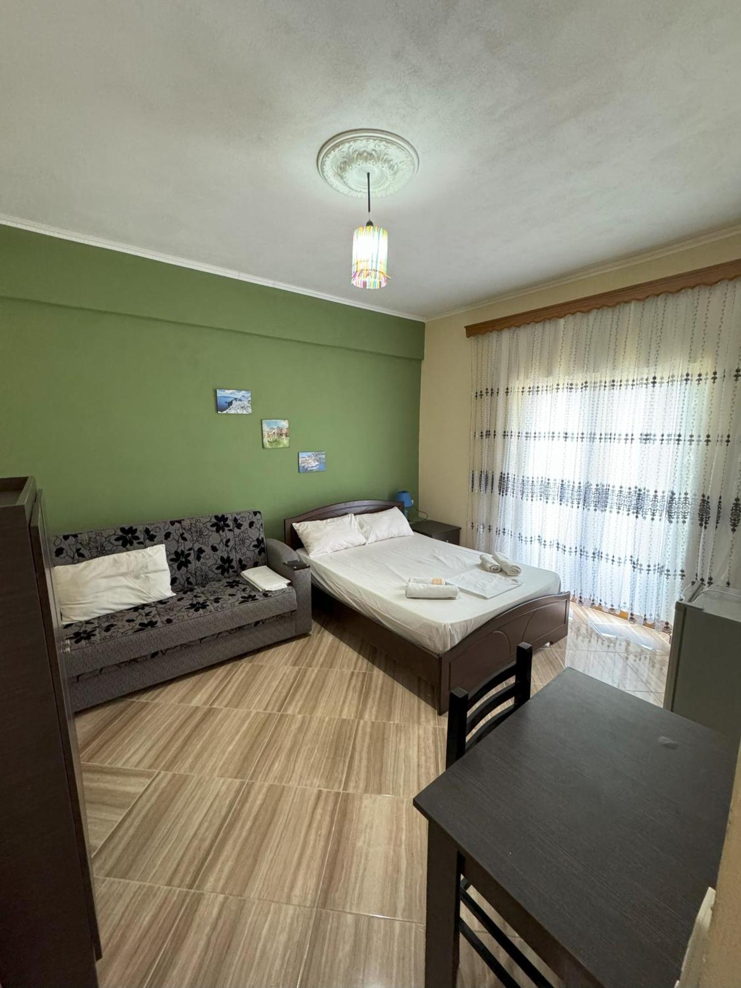 Adrian Agustin Rooms Lukovë Exteriör bild